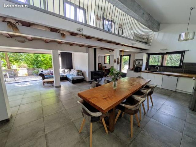 Propriété 5 pièces 153 m²