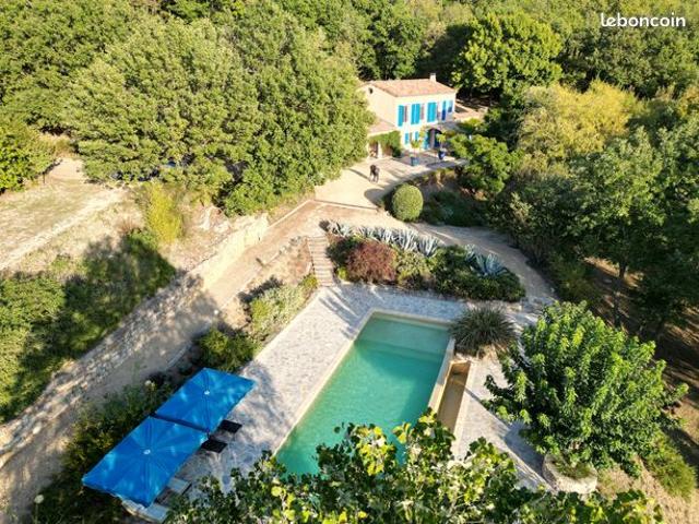 Propriété 5 pièces 153 m²