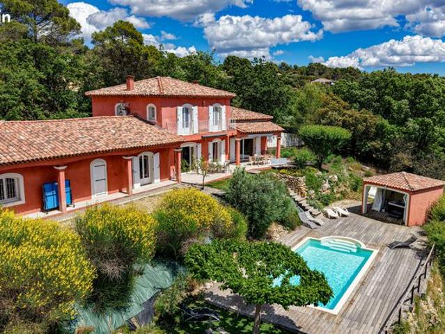 Propriété 5 pièces 164 m²