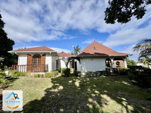 Propriété 5 pièces 164 m²