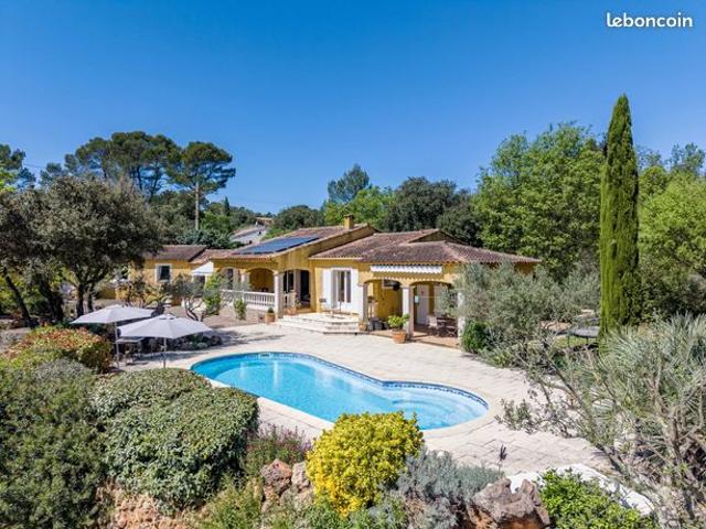 Propriété 5 pièces 165 m²