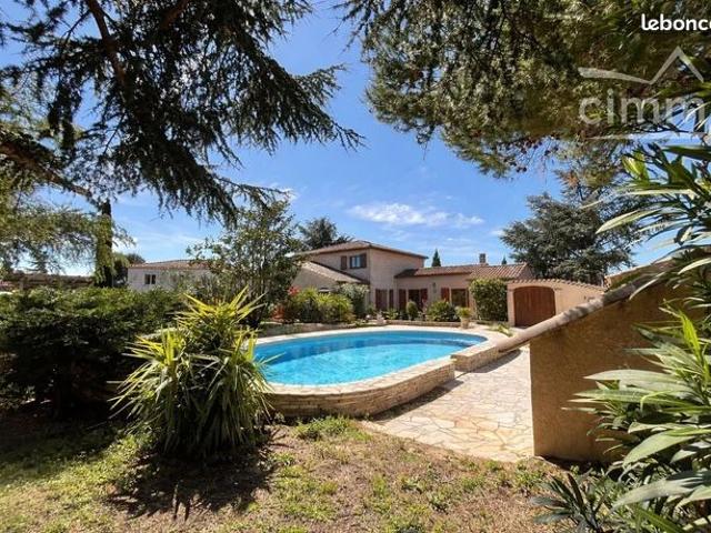 Propriété 5 pièces 165 m²