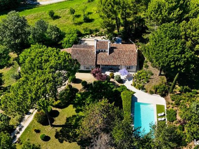 Propriété 5 pièces 165 m²