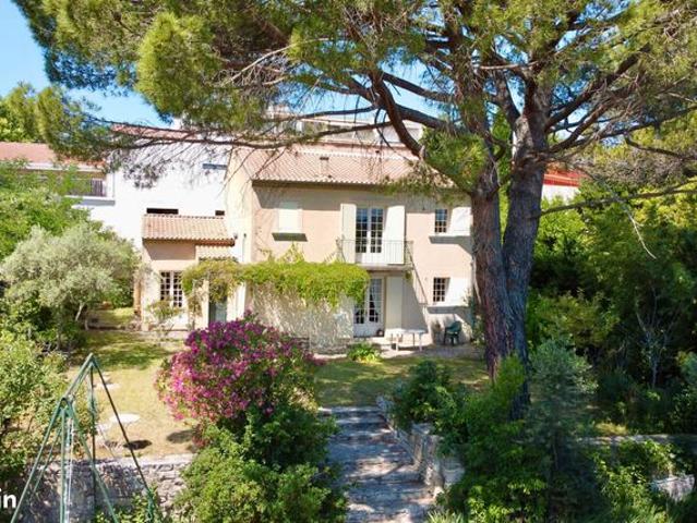 Propriété 5 pièces 165 m²