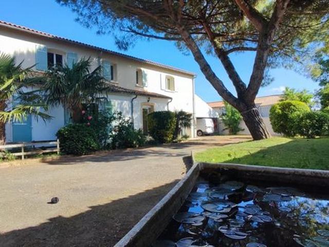 Propriété 5 pièces 166 m²