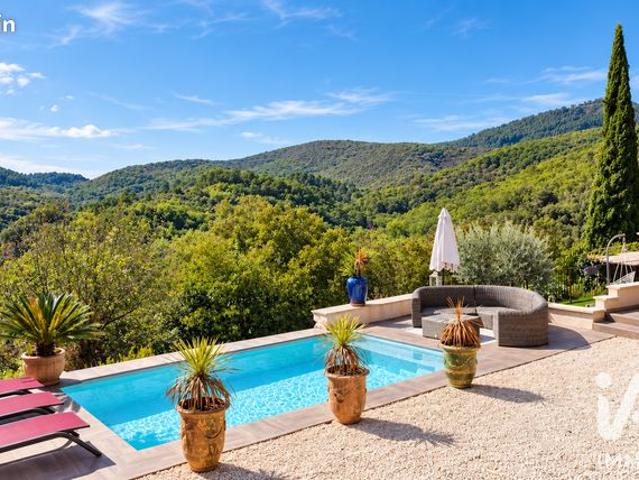 Propriété 5 pièces 166 m²