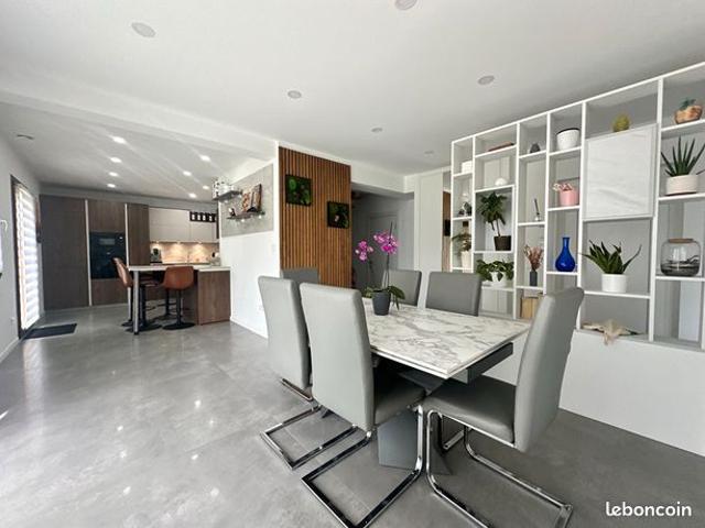 Propriété 5 pièces 166 m²