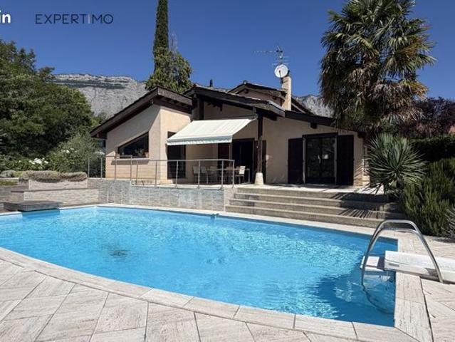 Propriété 5 pièces 166 m²