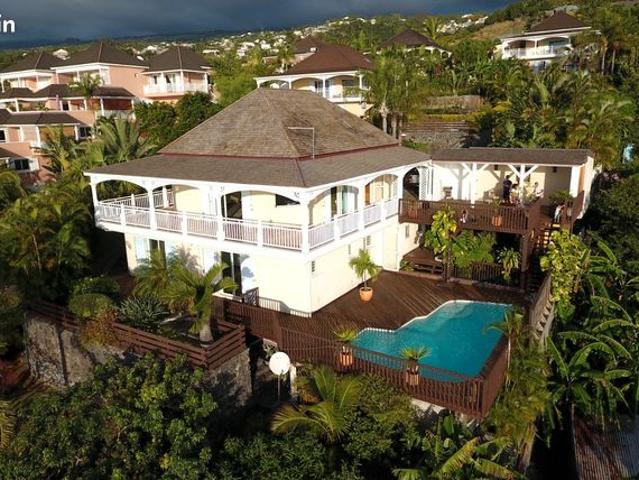 Propriété 5 pièces 166 m²