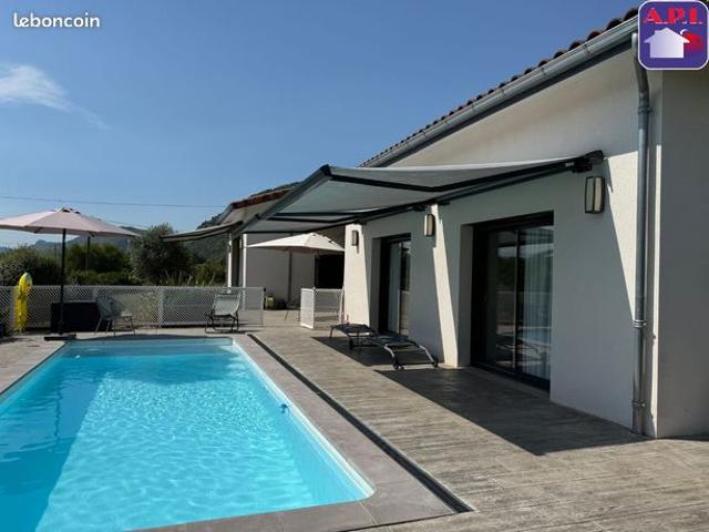 Propriété 5 pièces 166 m²