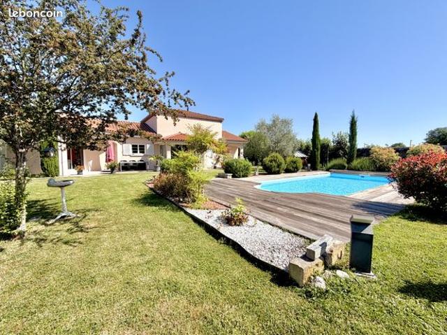 Propriété 5 pièces 166 m²
