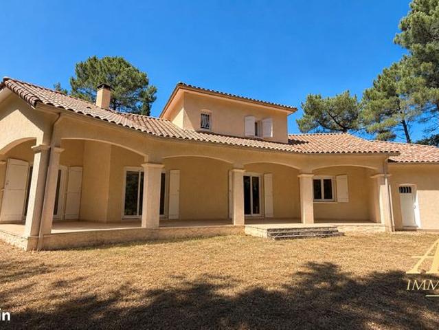Propriété 5 pièces 166 m²