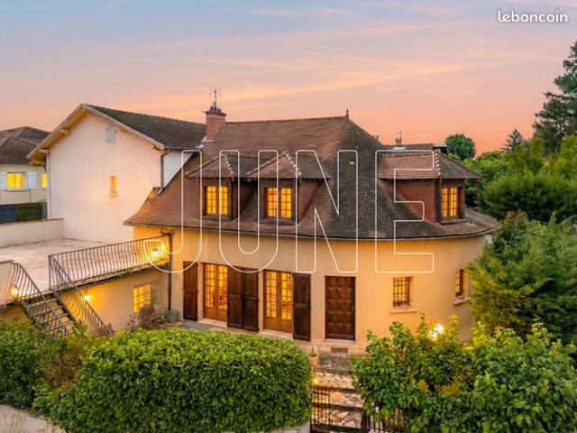 Propriété 5 pièces 167 m²