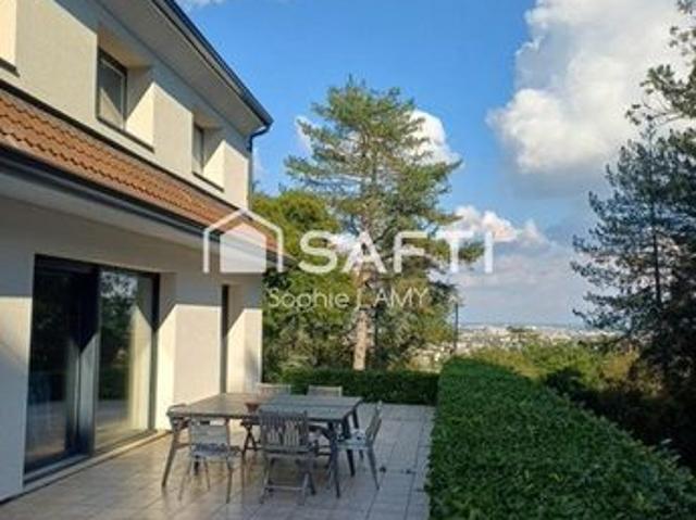 Propriété 5 pièces 160 m²