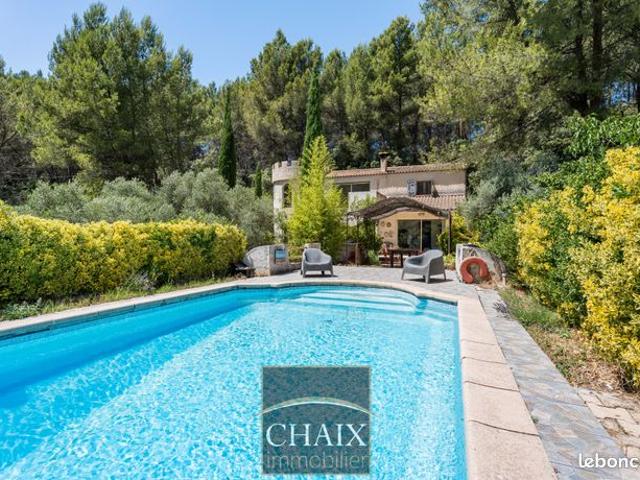 Propriété 5 pièces 160 m²