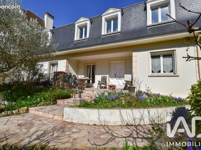 Propriété 5 pièces 160 m²