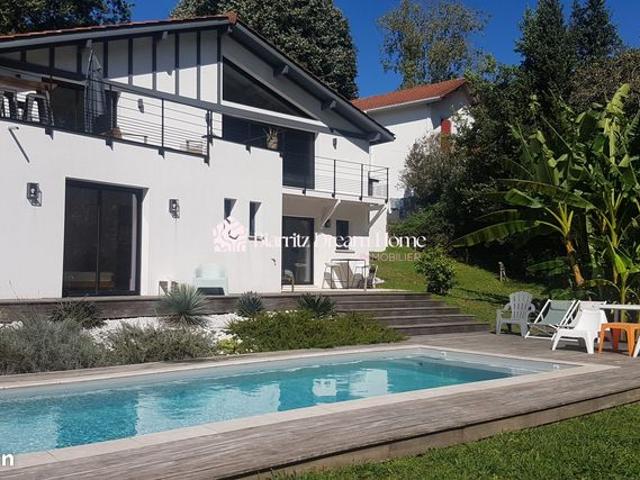 Propriété 5 pièces 160 m²