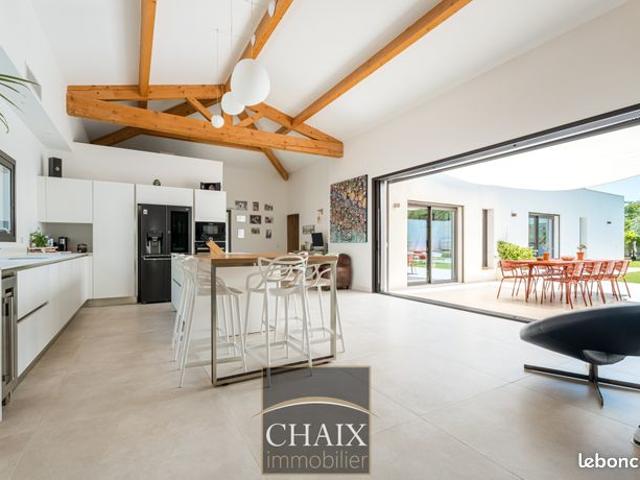 Propriété 5 pièces 160 m²