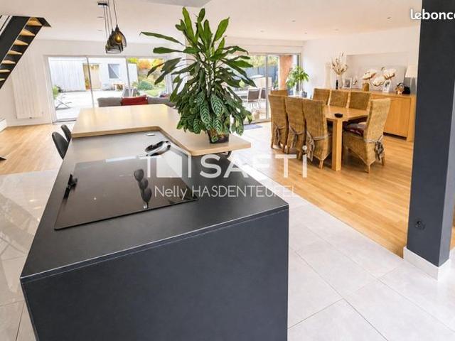 Propriété 5 pièces 160 m²