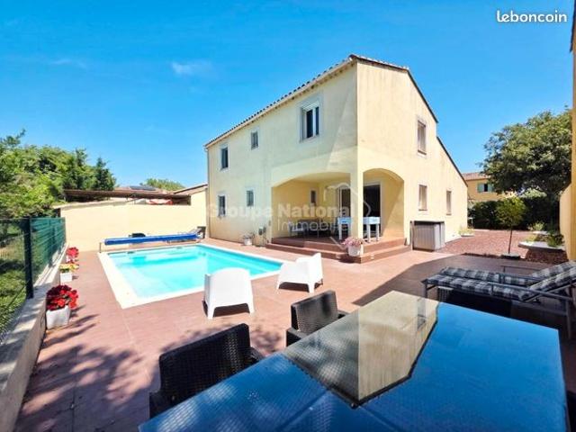 Propriété 5 pièces 140 m²