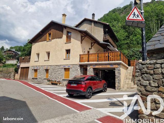 Propriété 5 pièces 160 m²