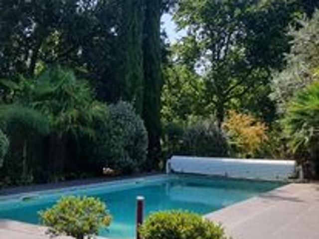 Propriété 5 pièces 160 m²