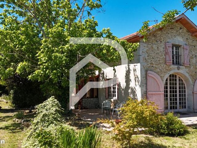 Propriété 5 pièces 160 m²