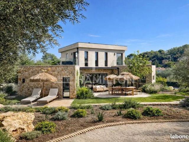 Propriété 5 pièces 160 m²