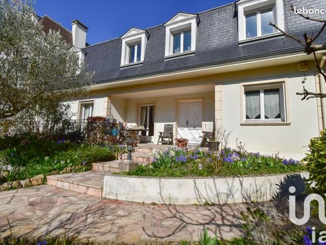 Propriété 5 pièces 160 m²
