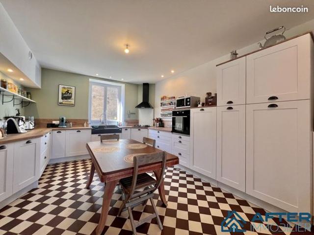 Propriété 5 pièces 161 m²