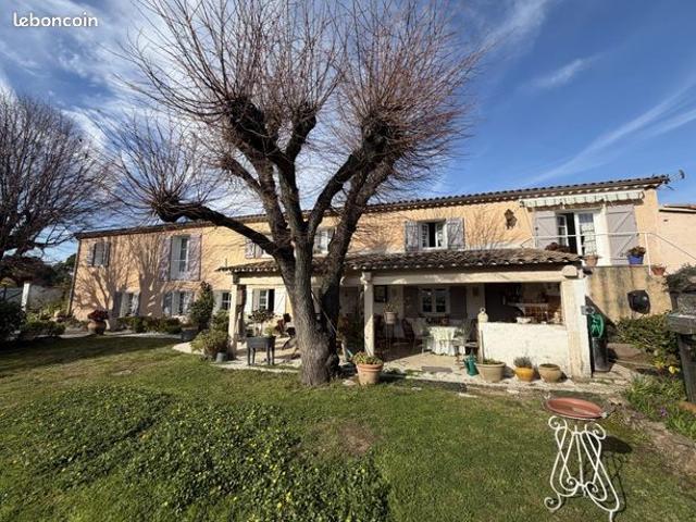 Propriété 5 pièces 161 m²
