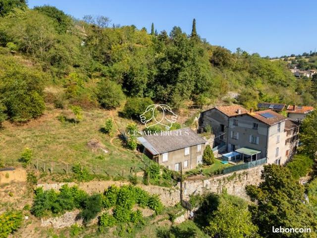 Propriété 5 pièces 163 m²