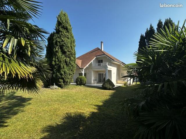 Propriété 5 pièces 163 m²