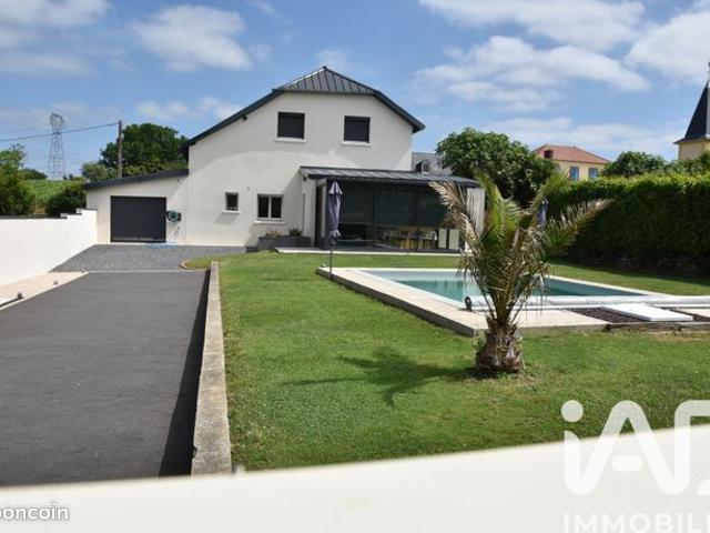 Propriété 5 pièces 163 m²