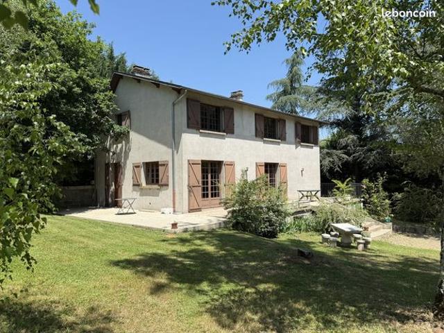 Propriété 5 pièces 163 m²