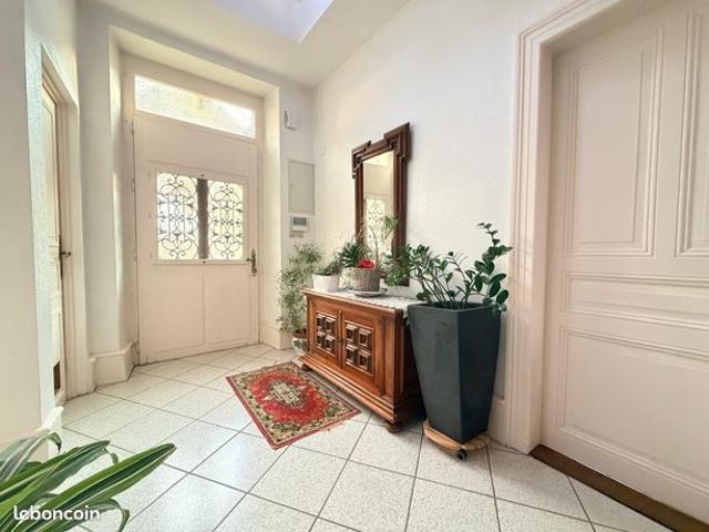 Propriété 5 pièces 175 m²