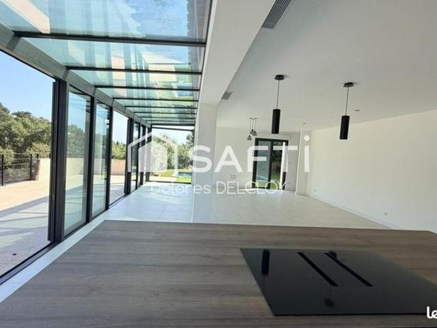 Propriété 5 pièces 175 m²