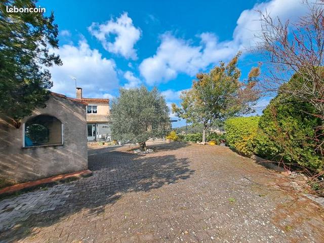 Propriété 5 pièces 175 m²