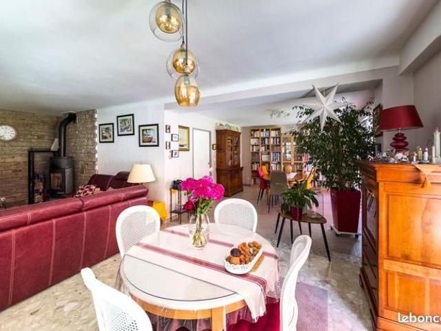 Propriété 5 pièces 175 m²