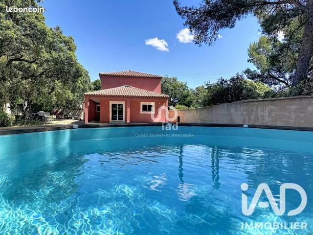 Propriété 5 pièces 176 m²