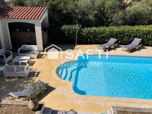 Propriété 5 pièces 176 m²