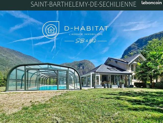 Propriété 5 pièces 177 m²