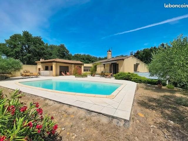 Propriété 5 pièces 177 m²