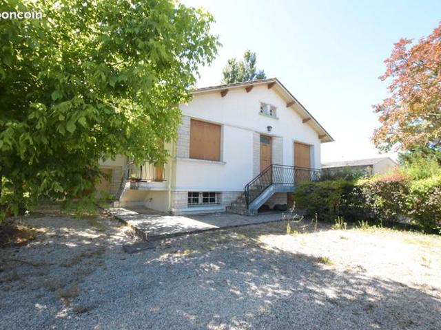 Propriété 5 pièces 179 m²