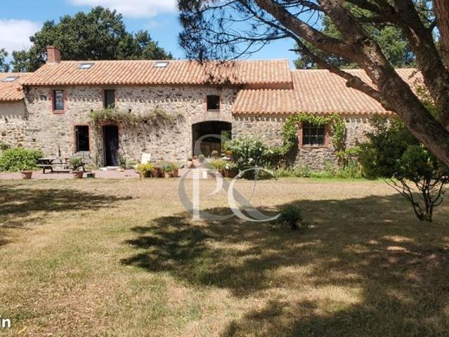 Propriété 5 pièces 170 m²