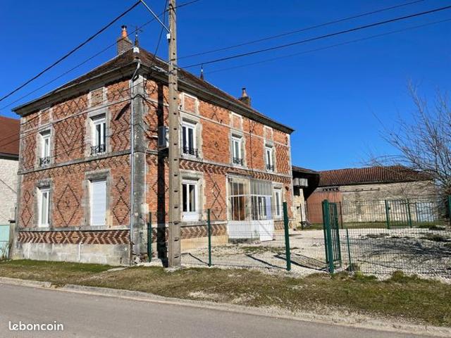 Propriété 5 pièces 170 m²