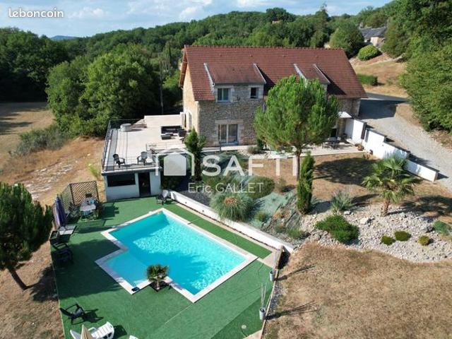 Propriété 5 pièces 171 m²