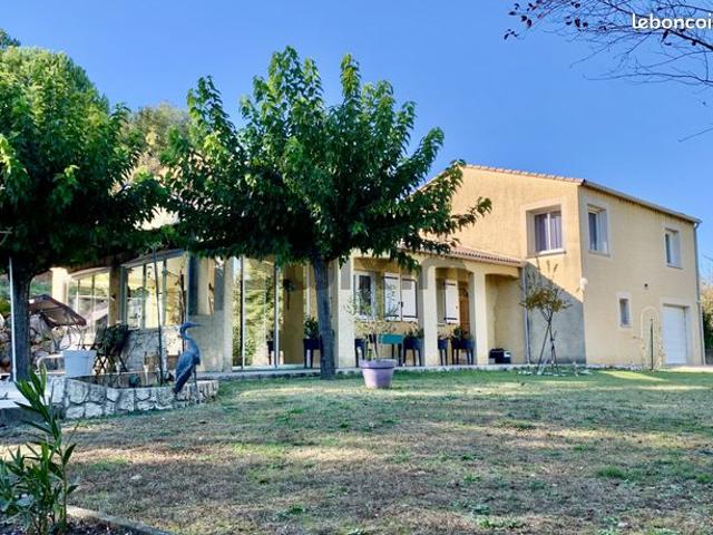 Propriété 5 pièces 171 m²