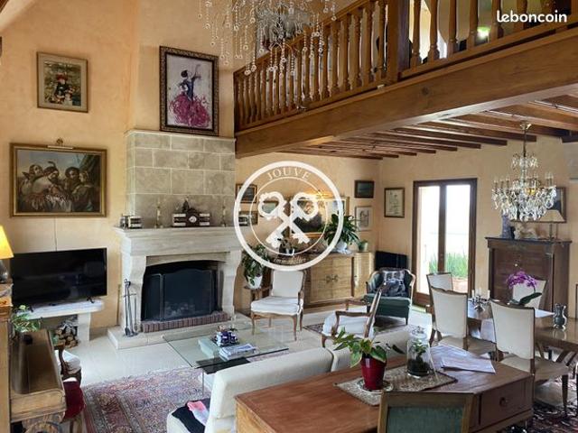Propriété 5 pièces 172 m²