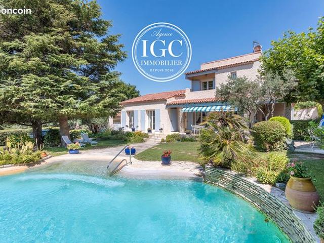 Propriété 5 pièces 172 m²